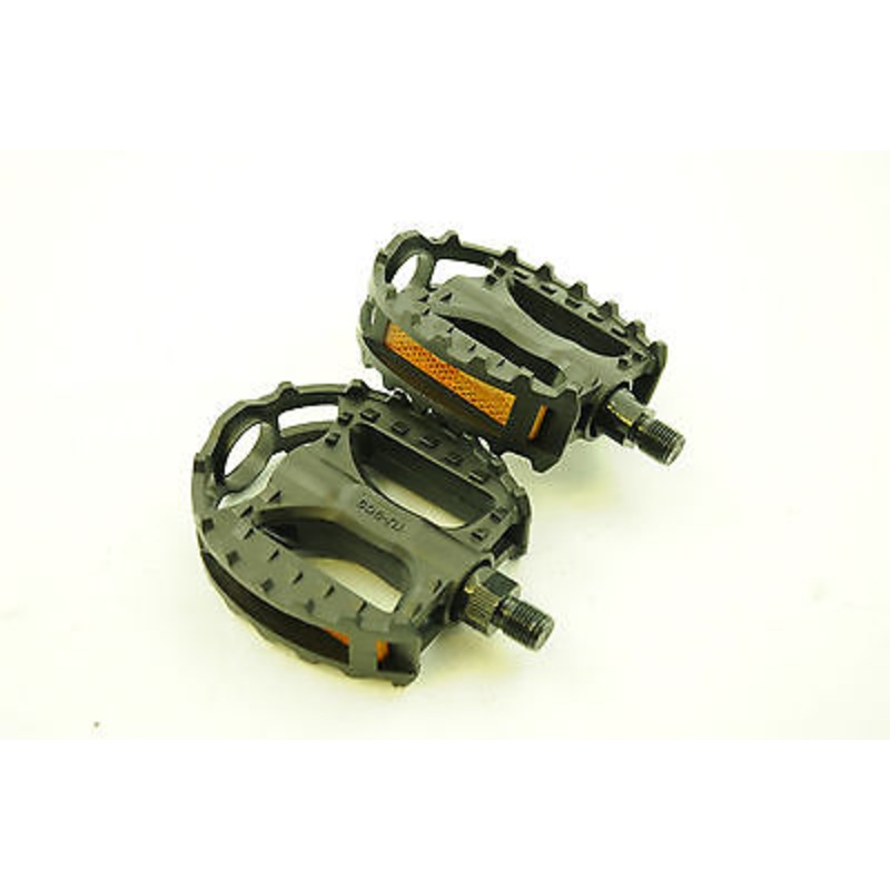 BMX 1-2 or JUNIOR MTB BIKE BEAR TRAP RESIN BLACK PEDALS ONE PIECE CRANK PE909