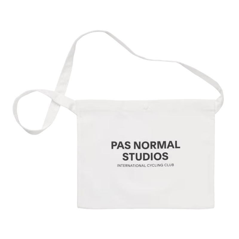 Musette Pas Normal Studios – Bianco