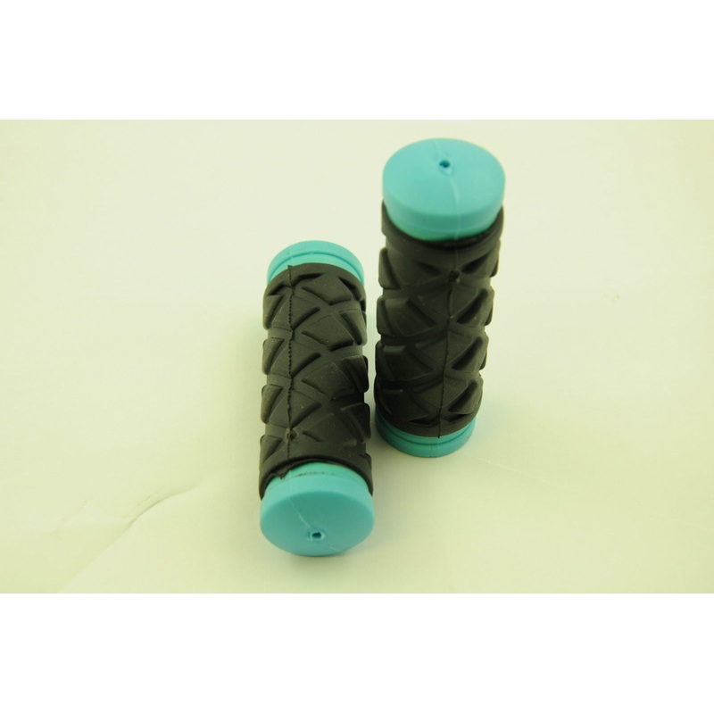 PAIR 90mm RALEIGH KIDDIES BIKE HANDLEBAR GRIPS SHORTIE TURQUOISE & BLACK WAGG36