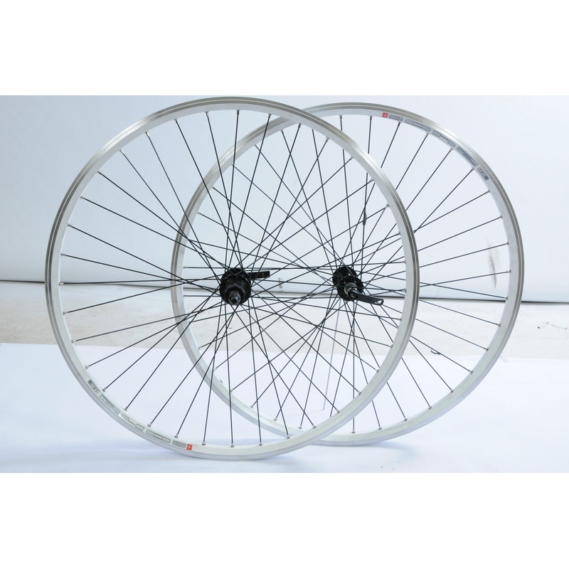 PAIR 700c 622 x 19 WHEELS 8-9 CASSETTE WHITE DUAL WALL RIMS XC BIKE BLACK SPOKES