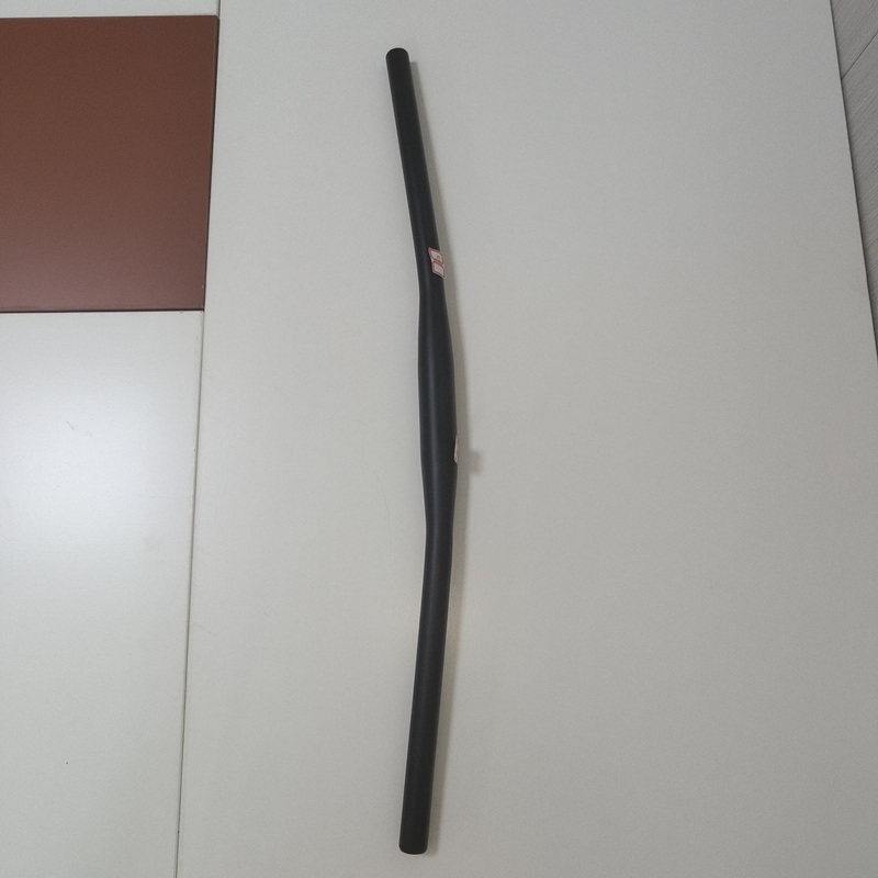 Factory Direct Sale 560mm Alloy/Steel Bicycle Handlebar for Mountain Bike