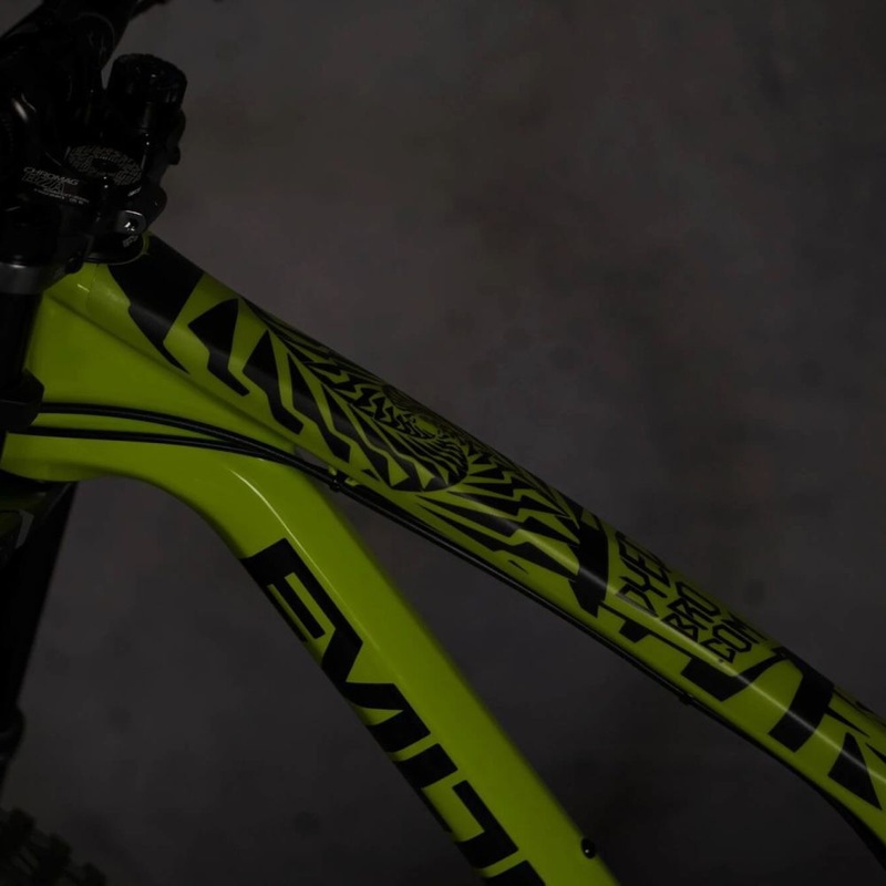 DYEDBRO – PSYCHO|White